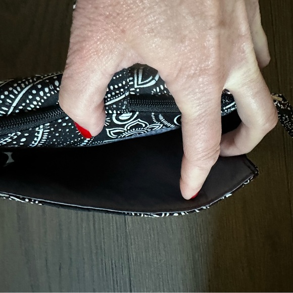 ❤️AMAZING DEAL❤️ Vera Bradley RFID Smartphone Wristlet NWT - Picture 6 of 8